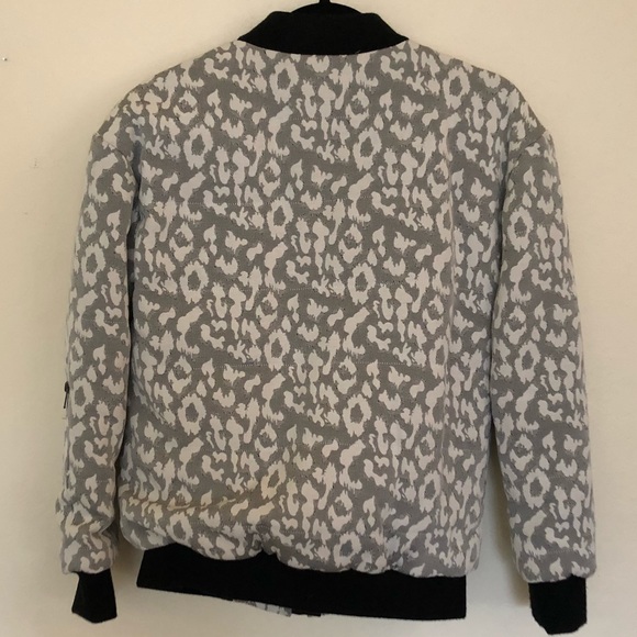 Walter Baker W118 Leopard Print Bomber Jacket - Picture 2 of 3